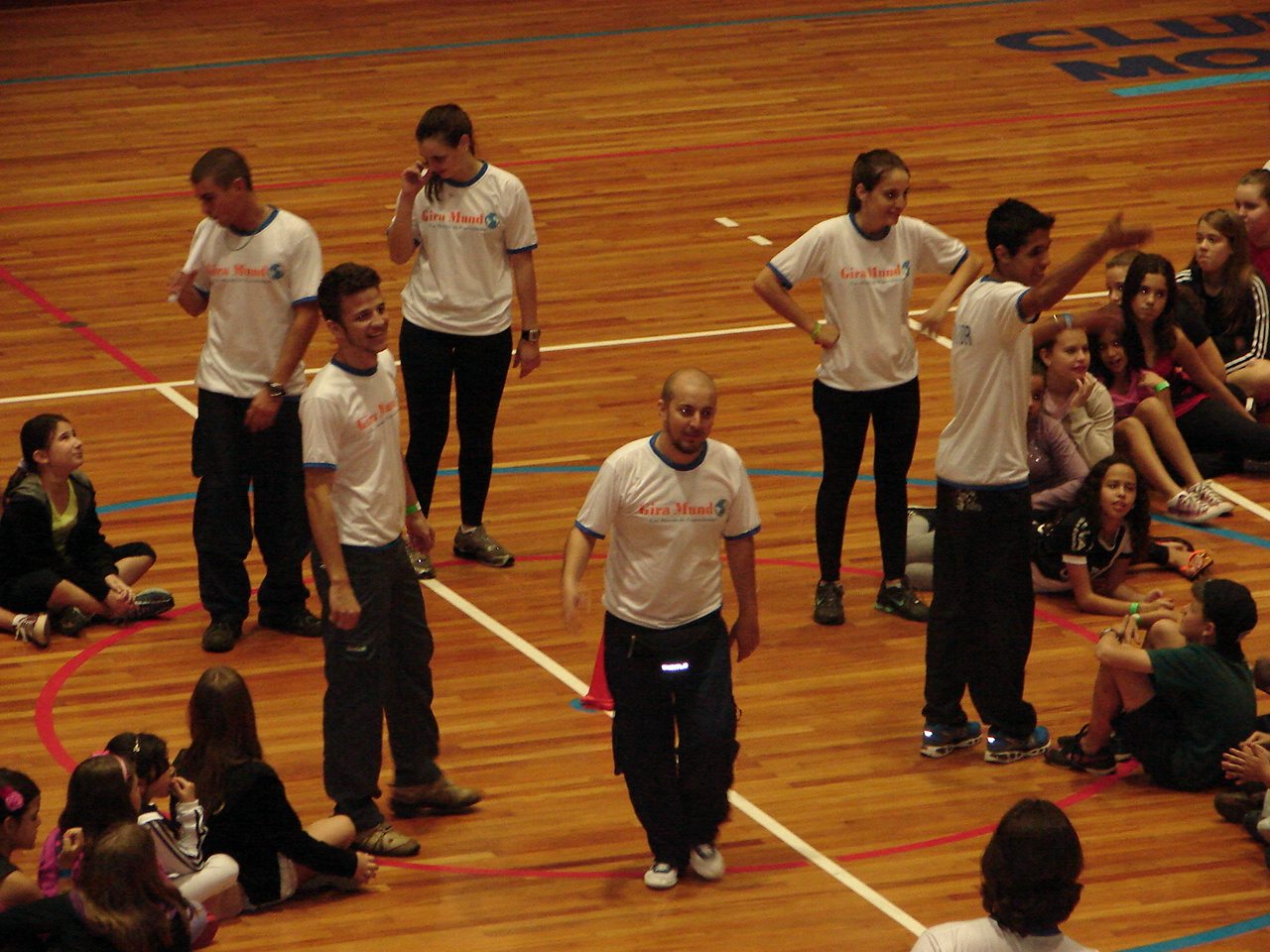 Equipe Giramundo nas origens — Clube Mogiano 2011